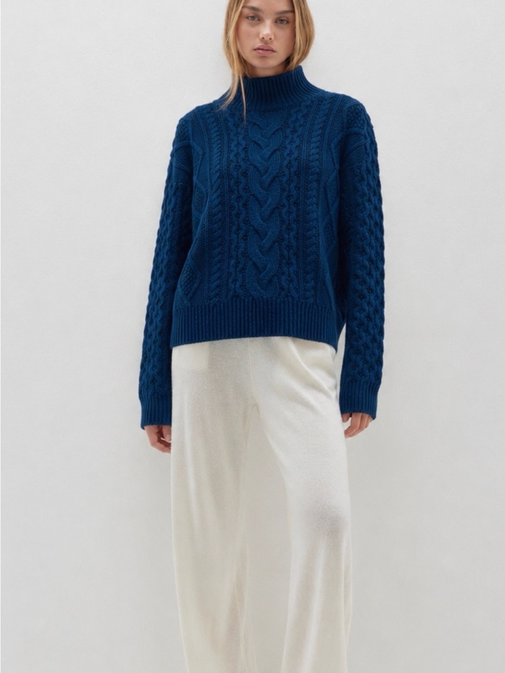 NakedCashmere Navy Cable Turtleneck Sweater SZ M cottagecore/100% cashmere